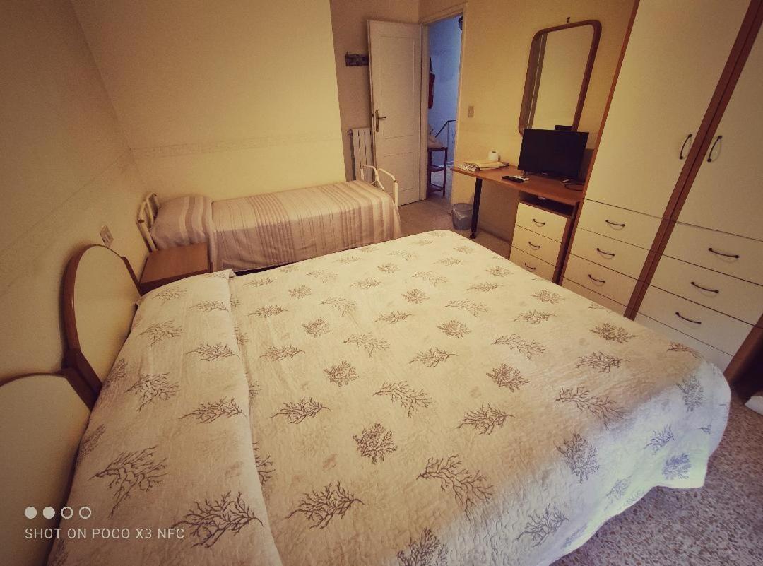 Hotel Delhy ヴィアレッジョ エクステリア 写真